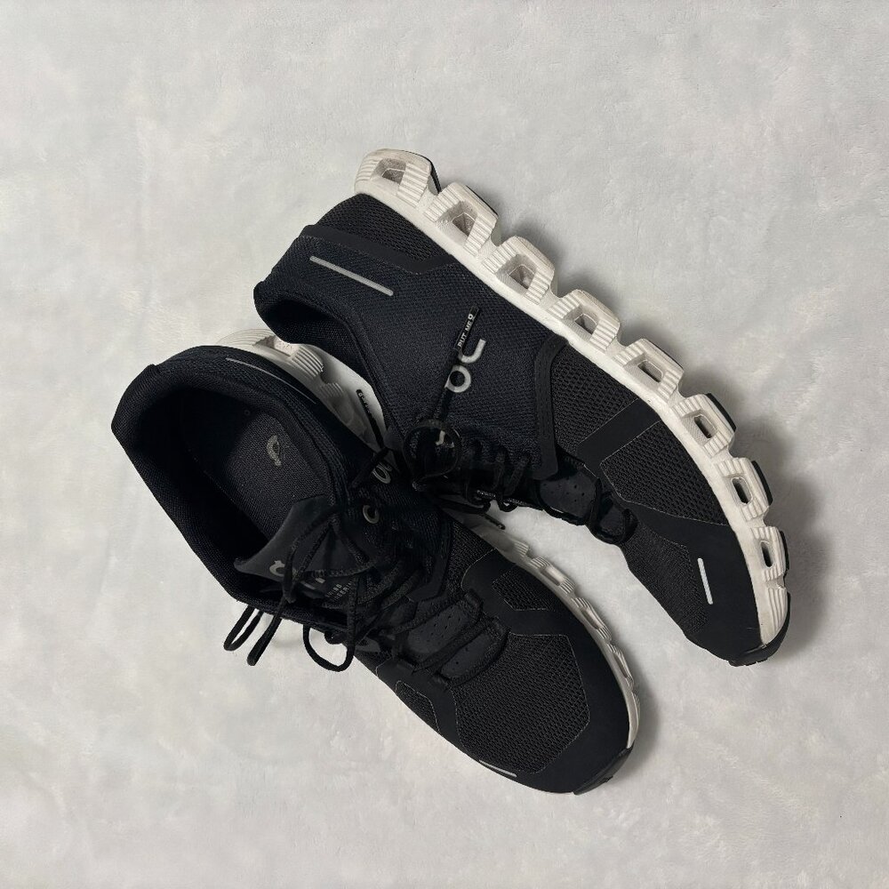 On Cloud 5 Running Shoe (Women) - Size 10.5